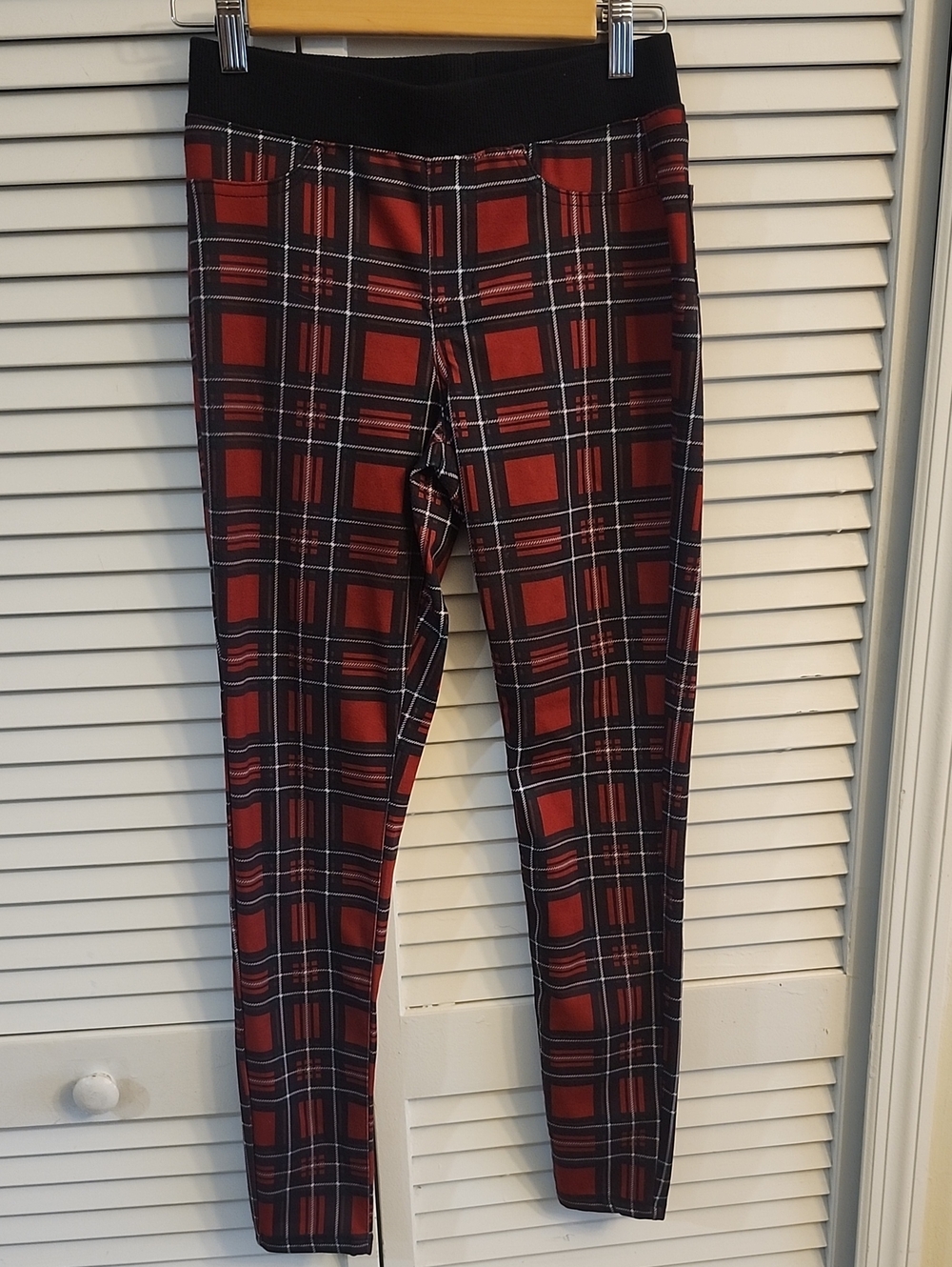 No Boundaries GIRLS Red and Black Plaid Leggings.